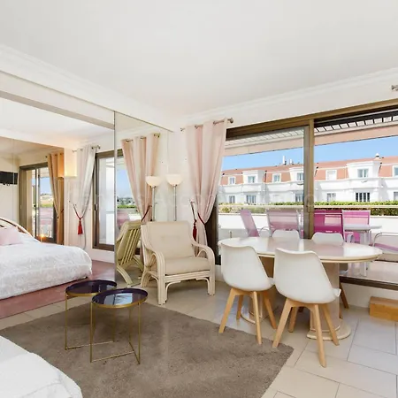 Gray 7f2 Apartment Cannes